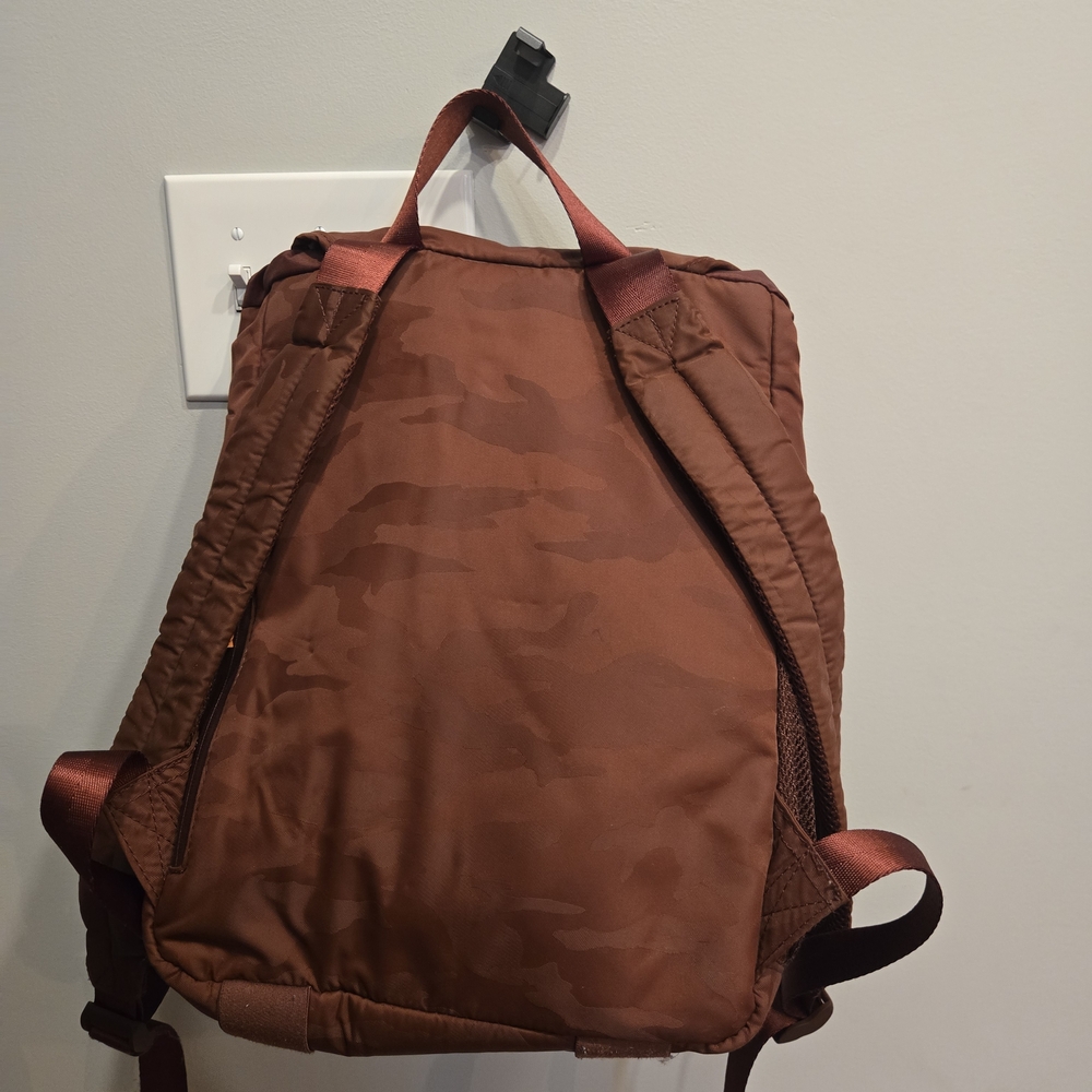 Burgundy Camo Athleta Backpack - Picture 4 of 6